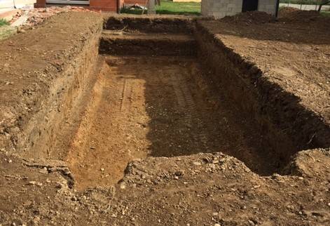 CONSTRUCTION D' UNE PISCINE EN BÉTON ARME