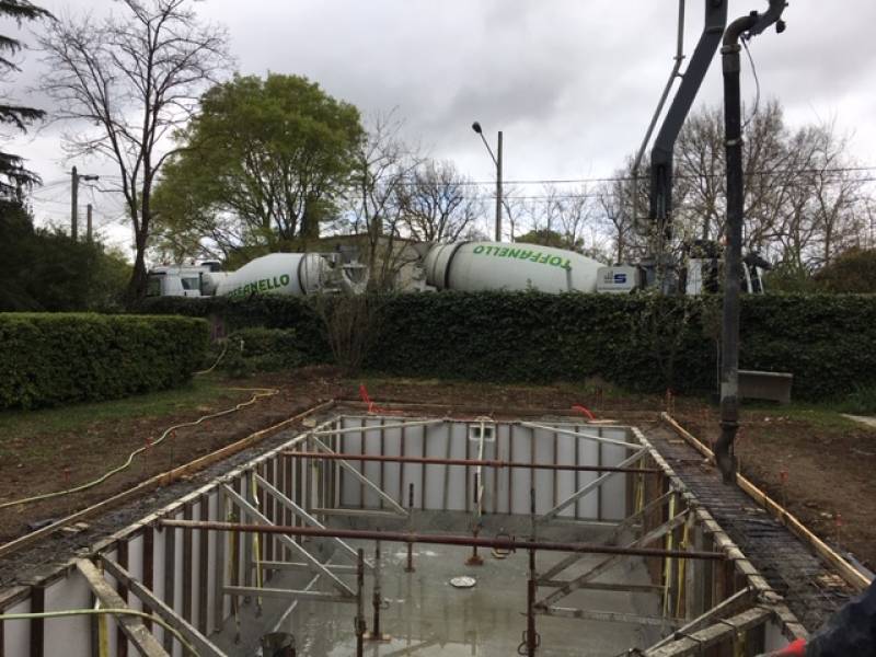 CONSTRUCTION D' UNE PISCINE EN BÉTON ARME