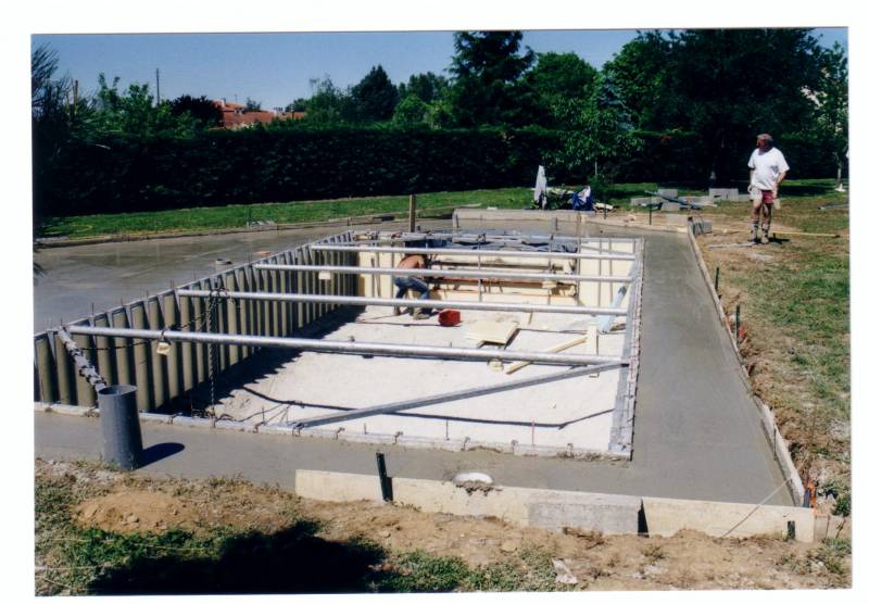 CONSTRUCTION D' UNE PISCINE EN BÉTON ARME
