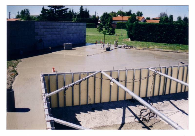 CONSTRUCTION D' UNE PISCINE EN BÉTON ARME